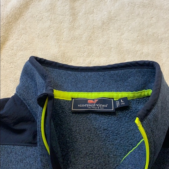 Vineyard vines zip up sweatshirt - Picture 3 of 4